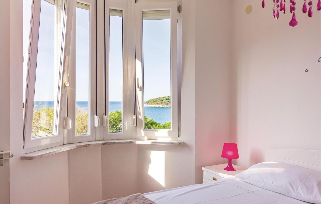 1 Bedroom Stunning Apartment In Pula Exteriér fotografie